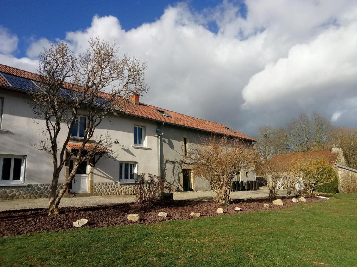 Chambres D'Hotes Quatre Mains Saint-Priest-des-Champs Zewnętrze zdjęcie