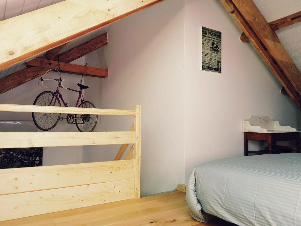 Chambres D'Hotes Quatre Mains Saint-Priest-des-Champs Zewnętrze zdjęcie